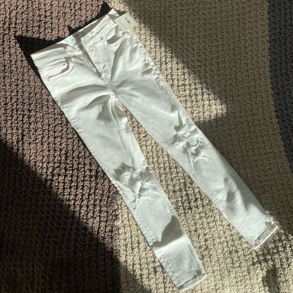 BNWT Free People Distressed White Jeans Size 25